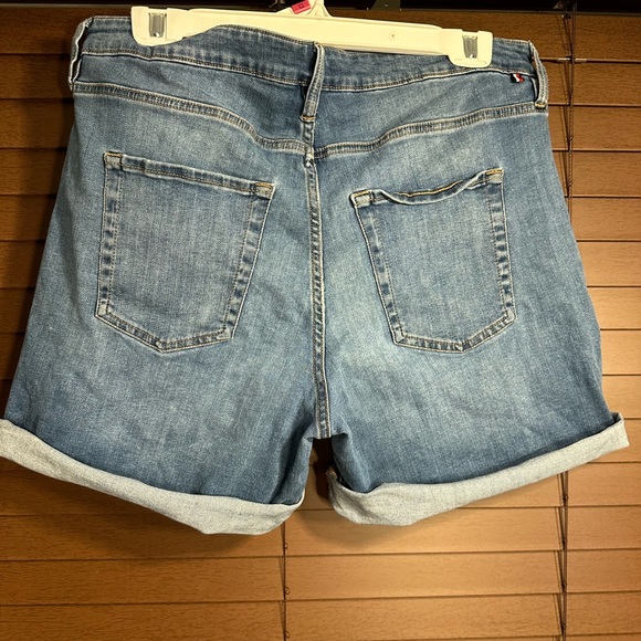 Tommy Hilfiger Jean Shorts Size 14 - Picture 3 of 5